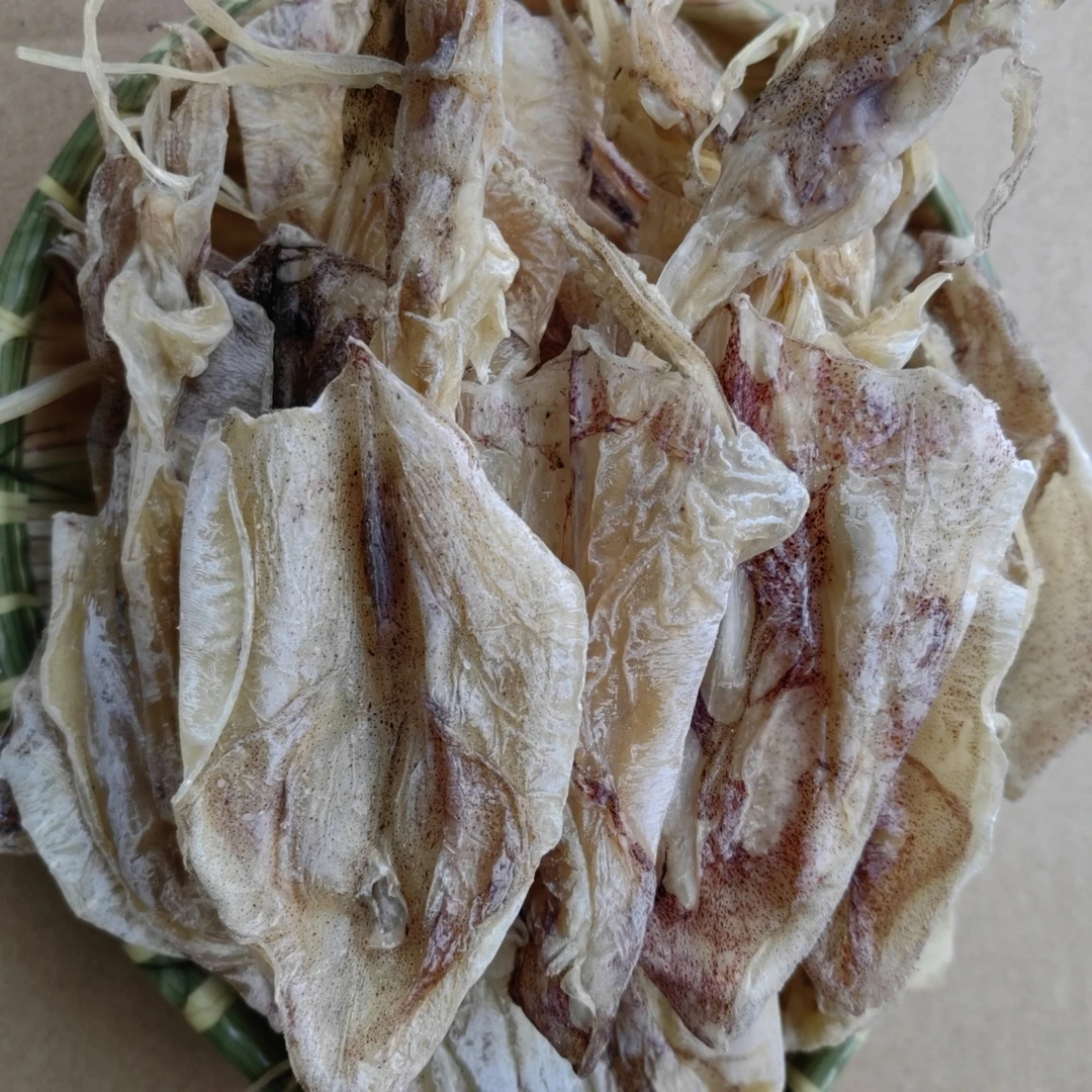 湛江本地吊晒鱿鱼烧烤鱿鱼干