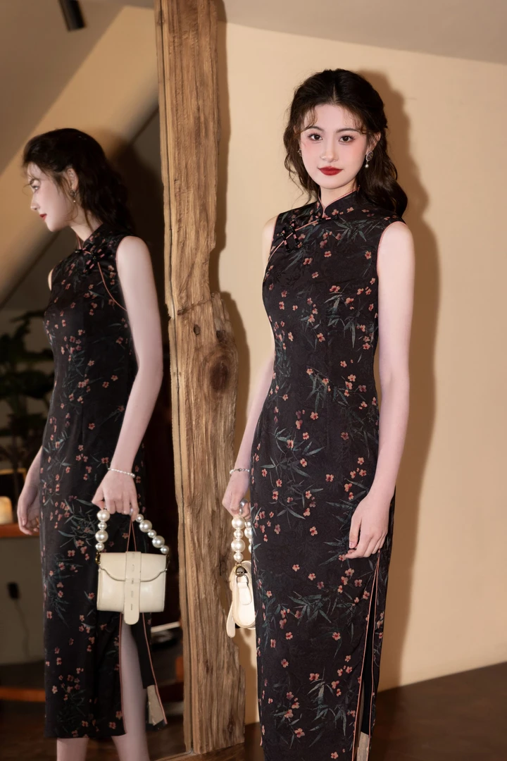 新中式无袖旗袍裙2025年夏季新款复古高级感优雅修身气质年轻款