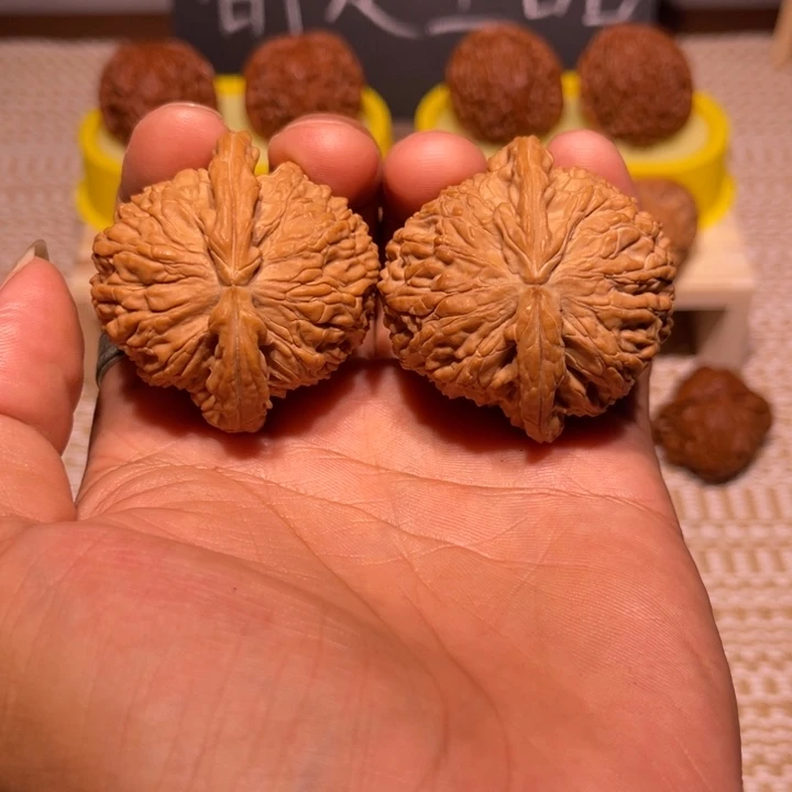 桃核吊坠45全品50克闷白