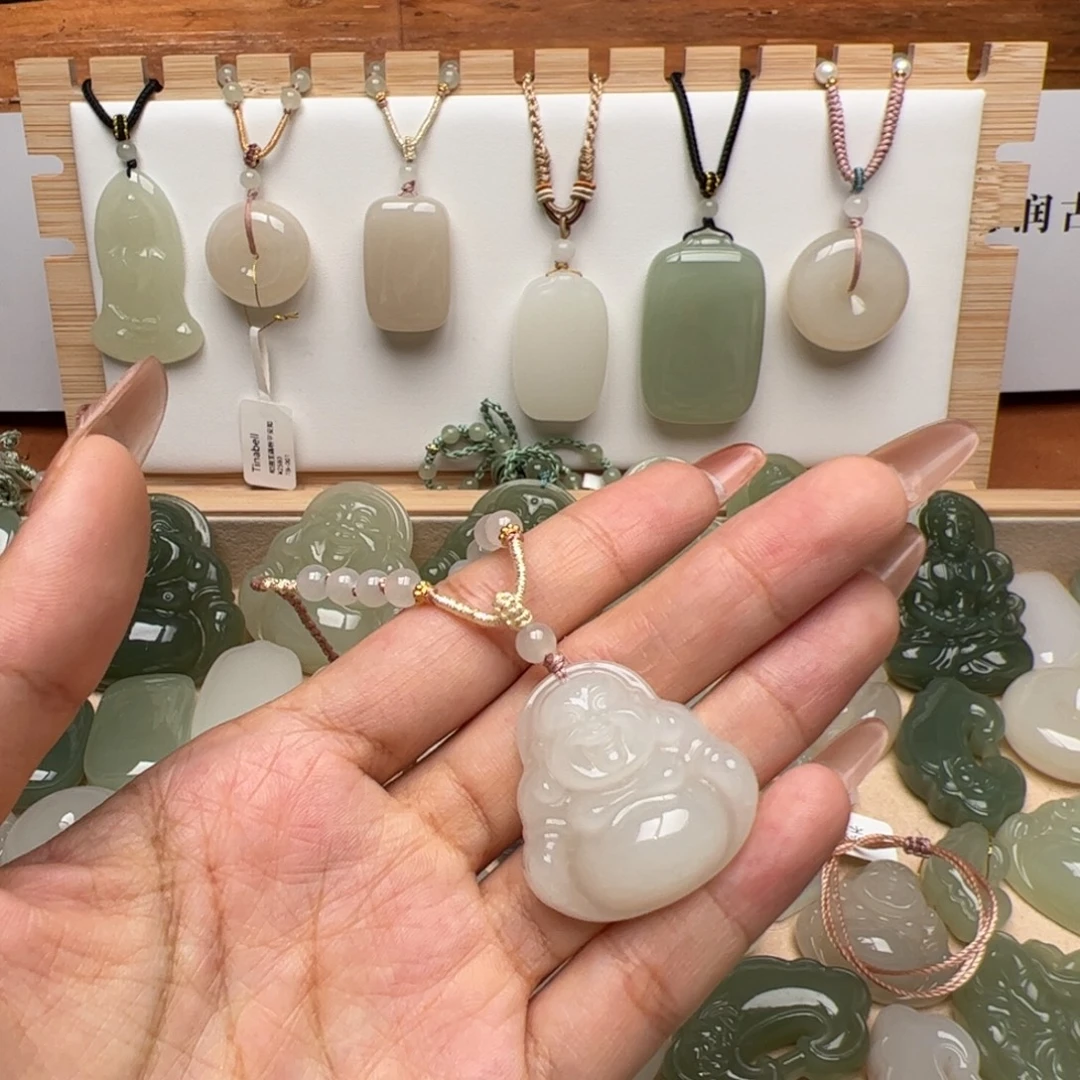 和田玉未镶嵌颈饰