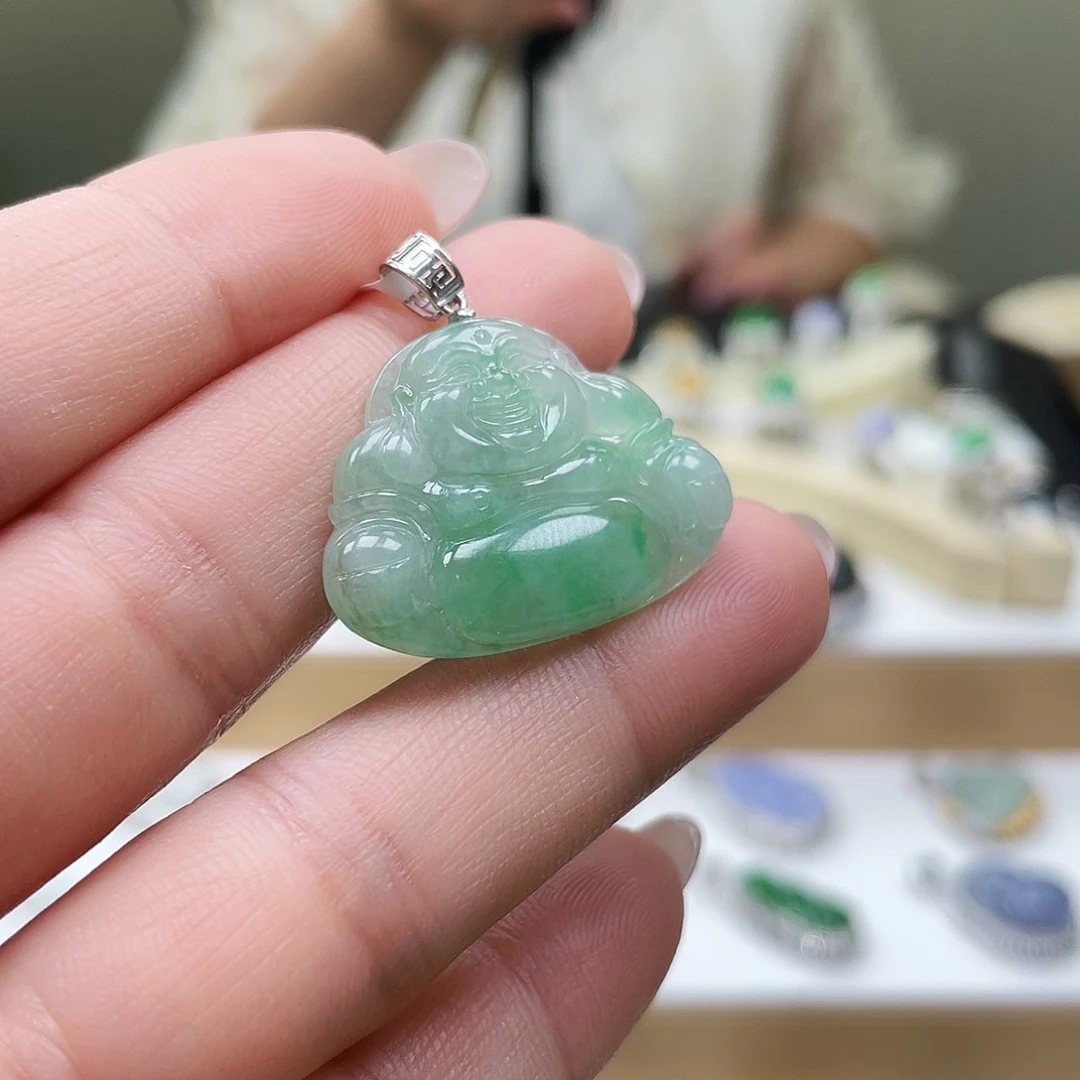 翡翠18K金镶嵌颈饰，