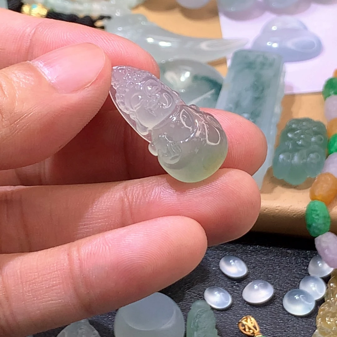颈饰未镶嵌翡翠挂件