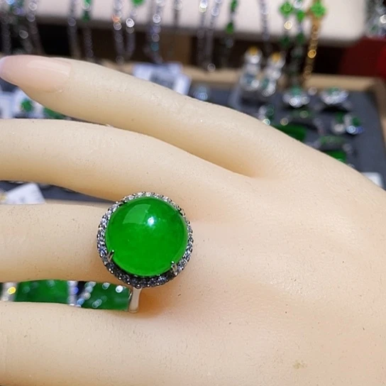 翡翠未镶嵌戒指戒指