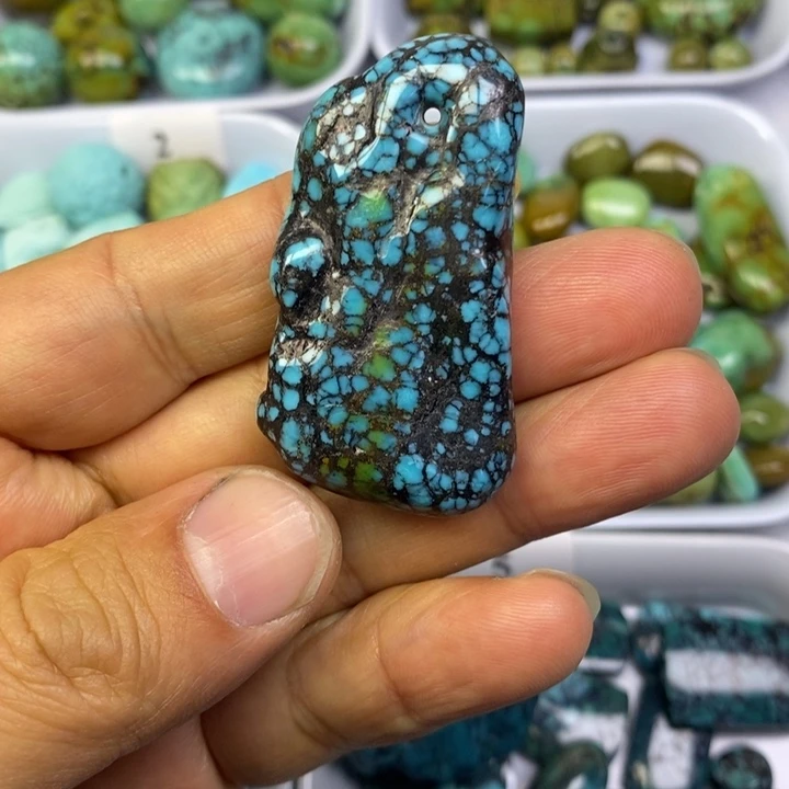 绿松石未镶嵌珠宝奇石