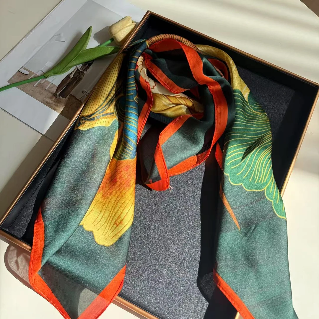 【缤纷银杏】 110*110 尺寸 时尚高端印花方巾