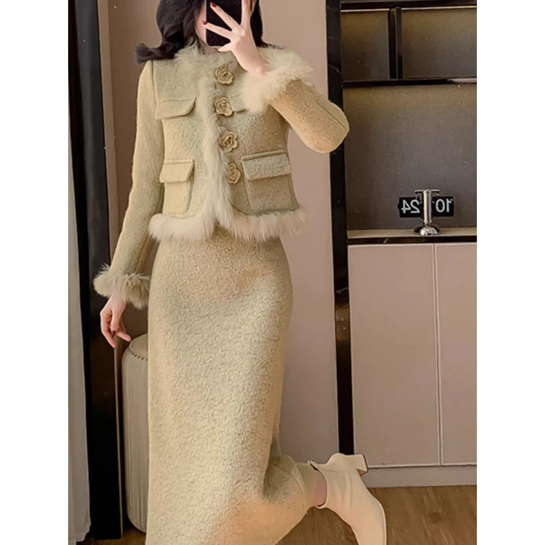 高级感2025小香风夹棉套装女加厚保暖毛毛拼接短款外套冬