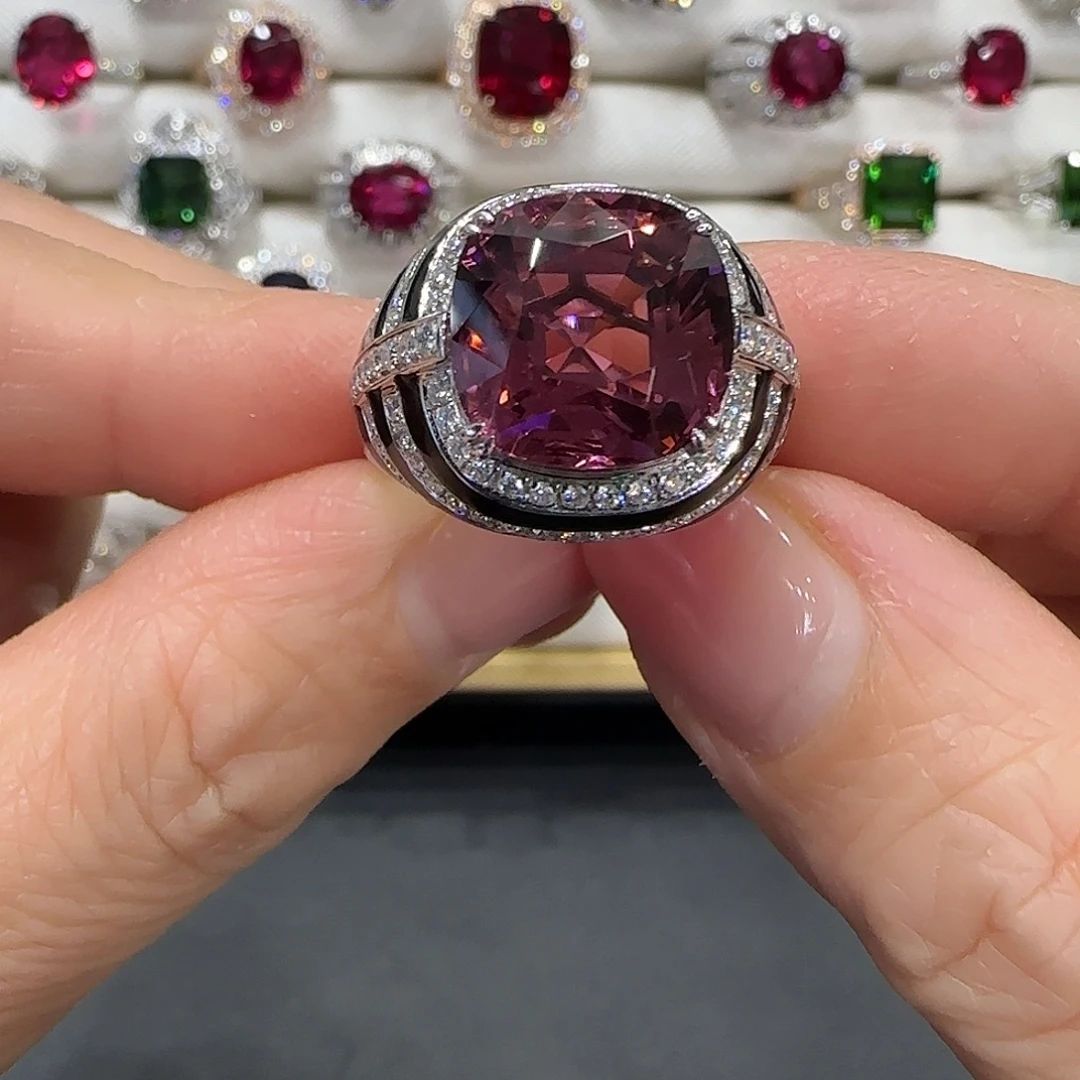 18K金镶嵌碧玺戒指9.06ct