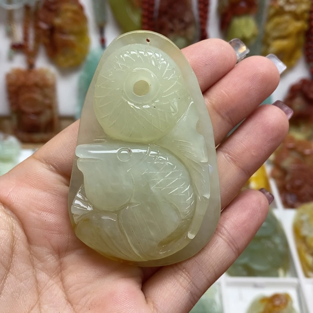 蛇纹石玉未镶嵌颈饰