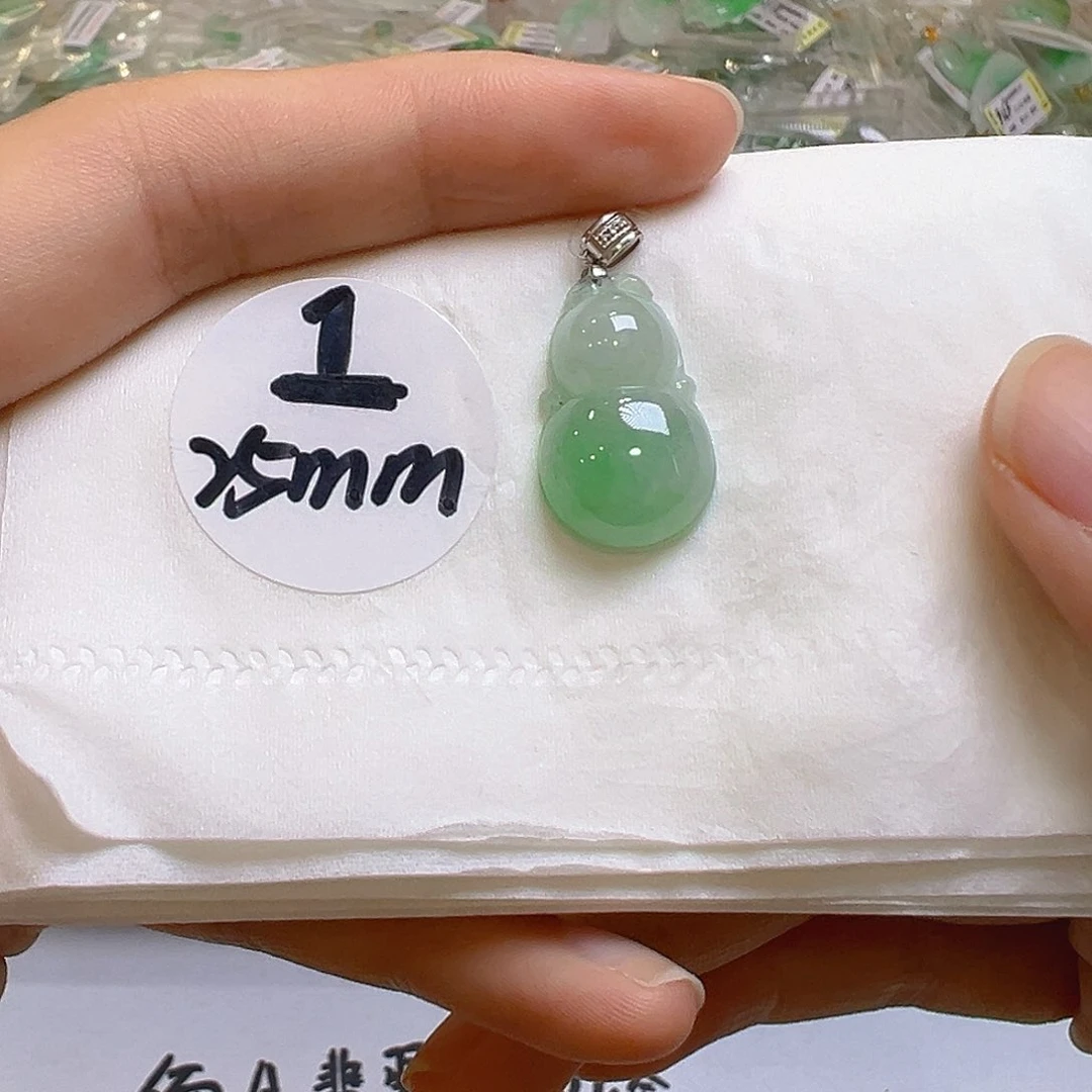 翡翠18K金镶嵌颈饰翡翠