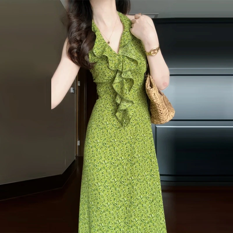 HJY法式v领无袖挂脖碎花连衣裙子夏季2025新款海边度假长裙1149