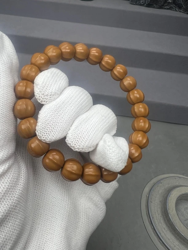 趣玩出品：全品毕业级四花鲨鱼原色手串