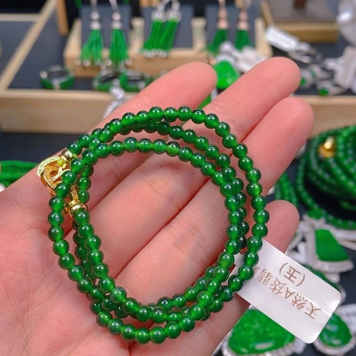 诗****翡翠未镶嵌颈饰卡4