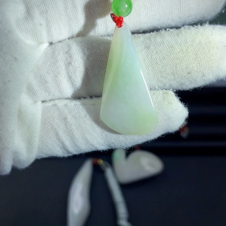 翡翠未镶嵌挂件片料