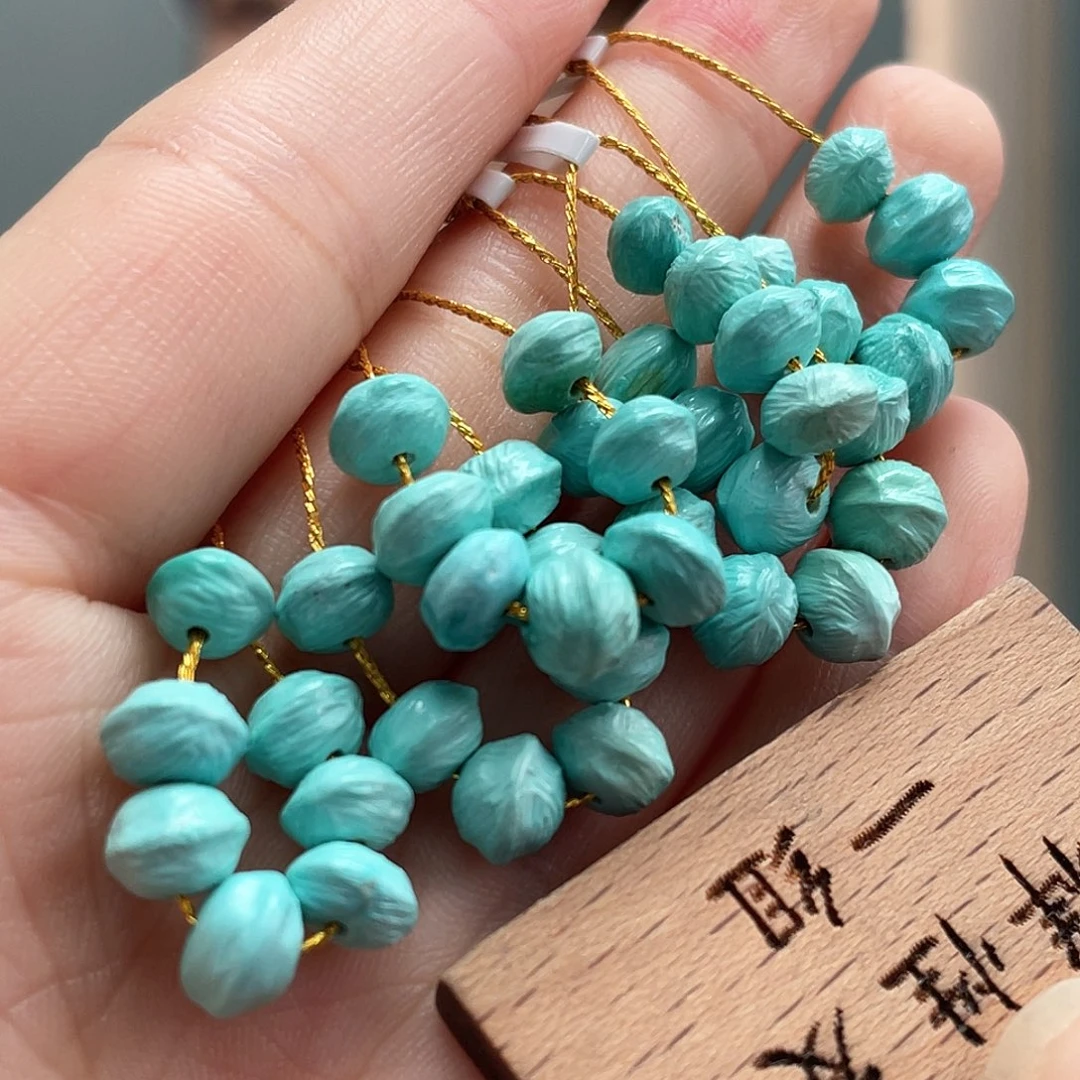 绿松石未镶嵌颈饰