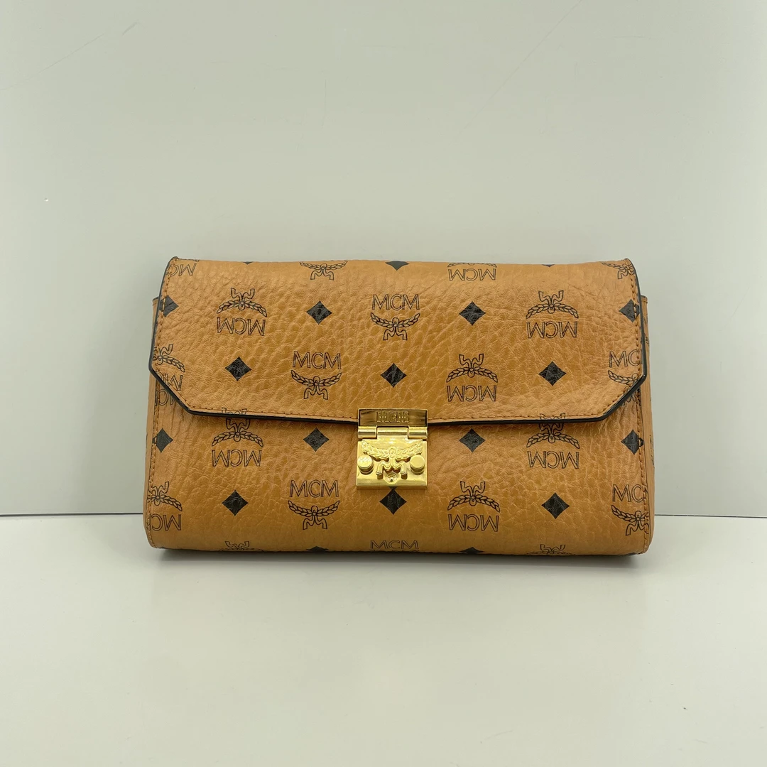 95新 MCM 干邑色斜挎链条包23*14*4cmE030513