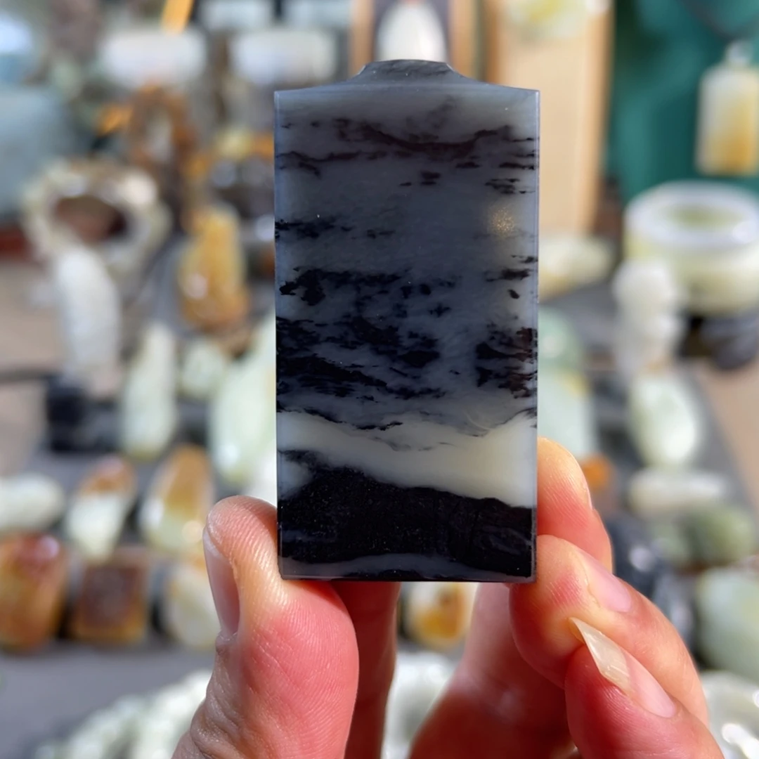 和田玉未镶嵌颈饰新疆料