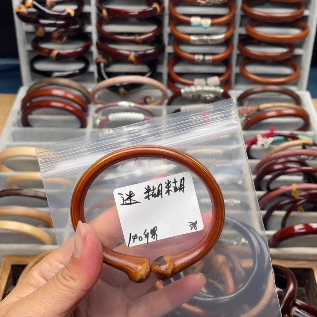 迷***糊非洲檀香无事牌   。。。。。。。。。。。。