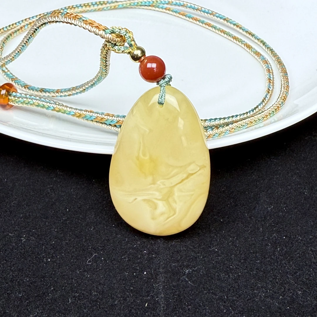 Y6765天然蜜蜡制品 俄料小水滴25*38*12mm 一物一图假一罚十