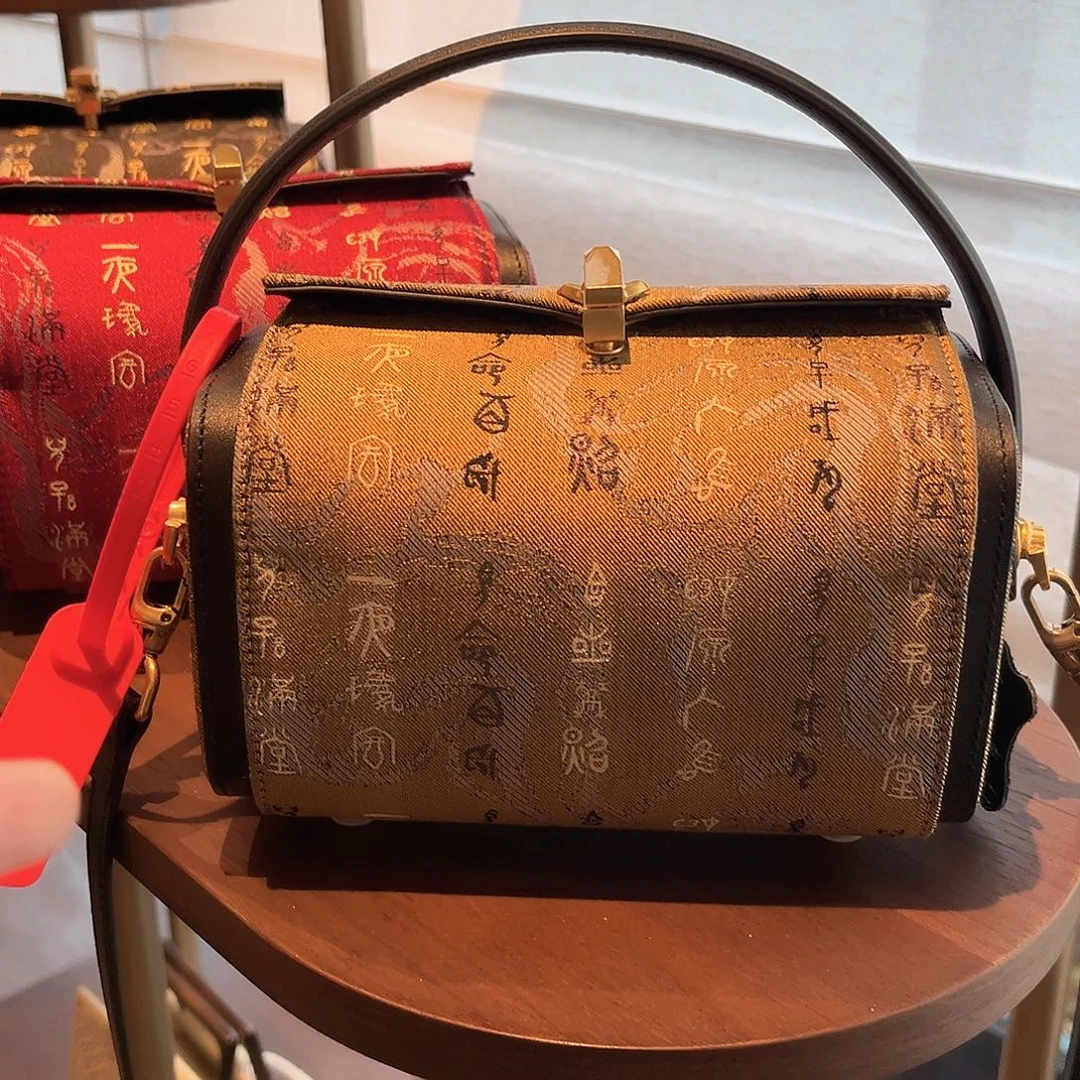 牛皮（革）头层牛皮展厅同色同款