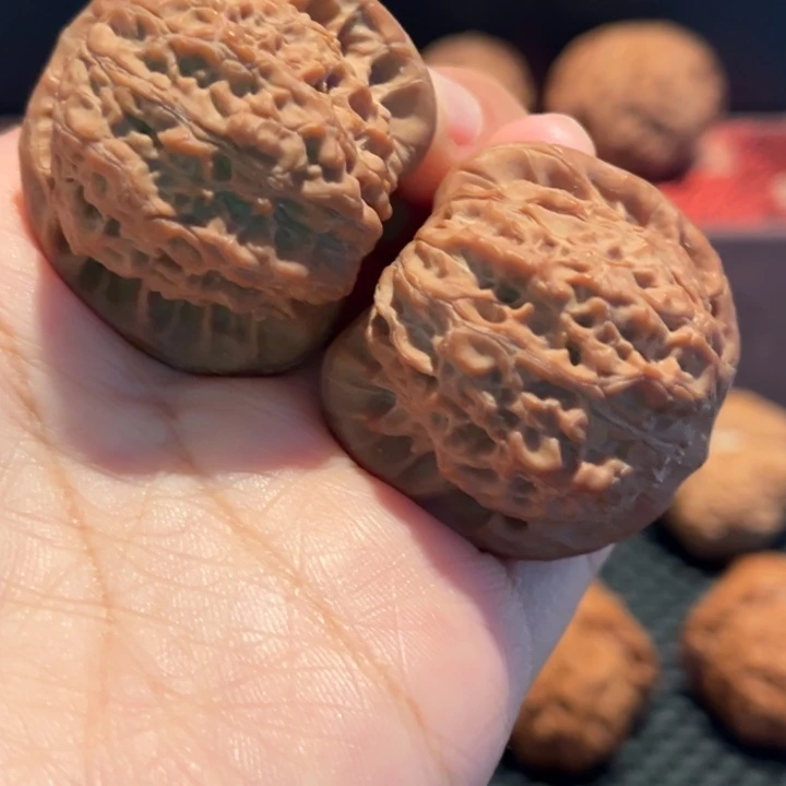 信***来吊坠文玩核桃血麒麟