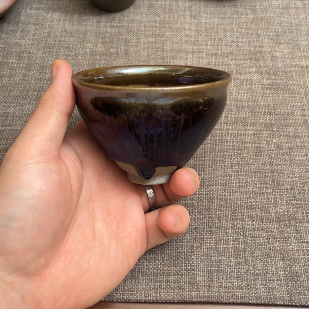 茶盏一只。