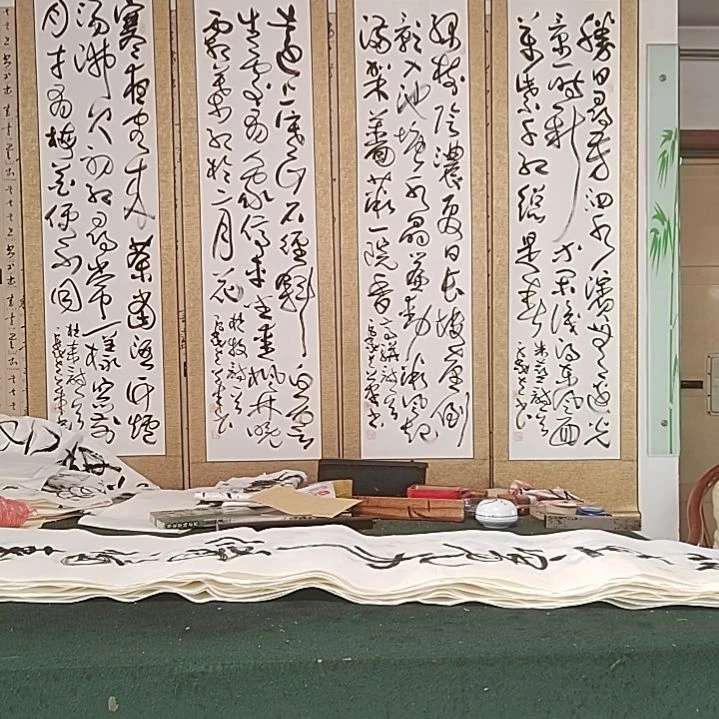 书法精裱起来。春夏秋冬。