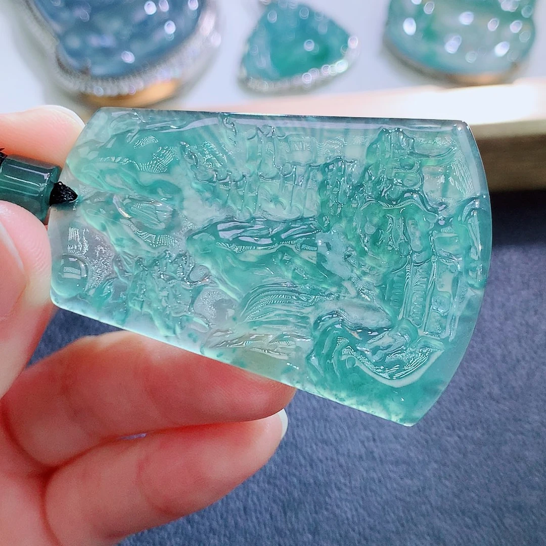 翡翠未镶嵌颈饰翡翠