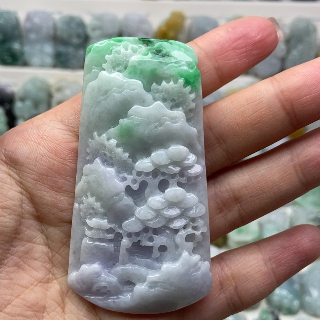 翡翠吊坠(赠链)未镶嵌