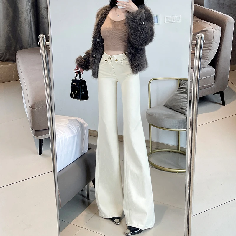 米白高腰微喇牛仔裤女2025年早秋新款显瘦弹力宽松垂感喇叭裤百搭