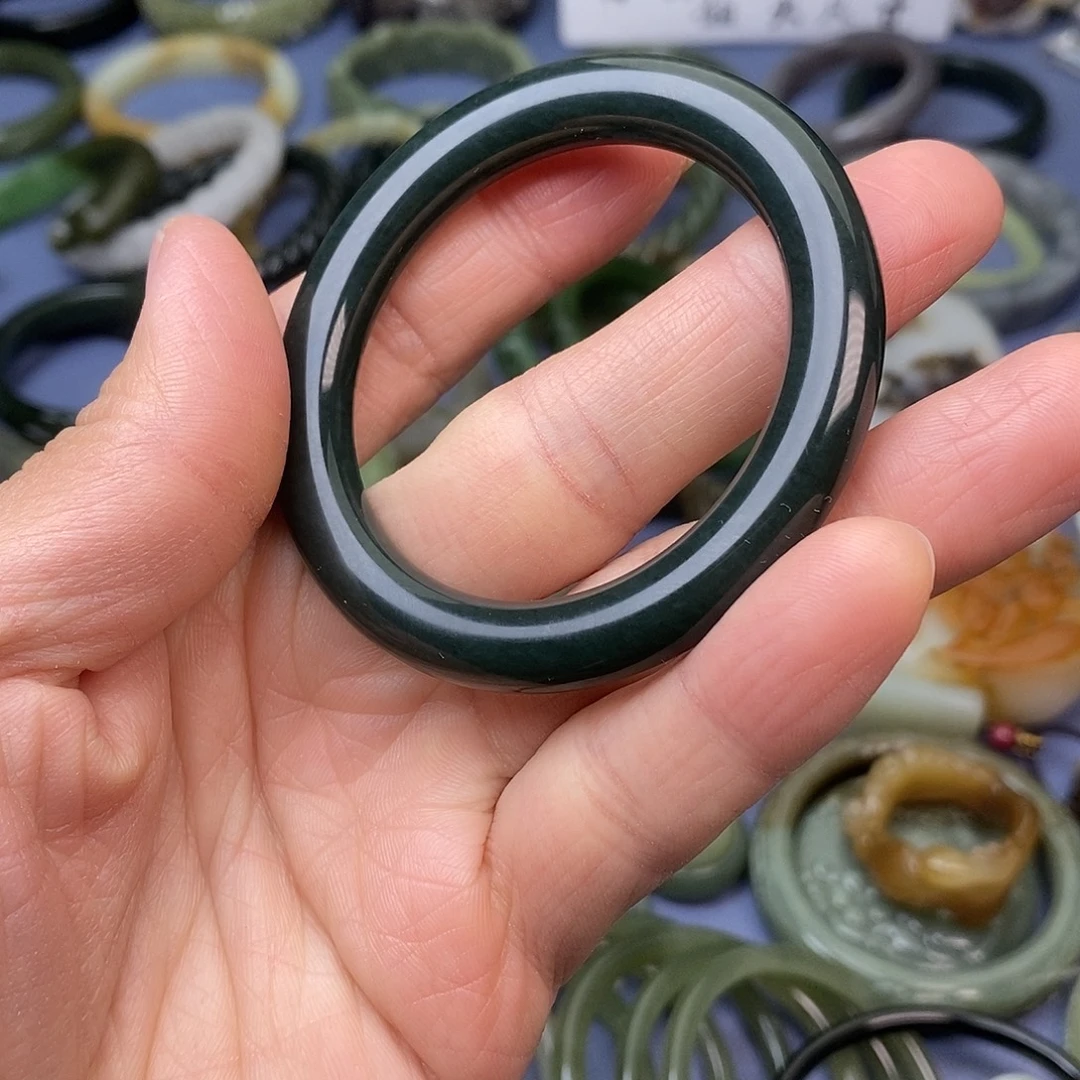 和田玉未镶嵌手镯圈口50.5mm