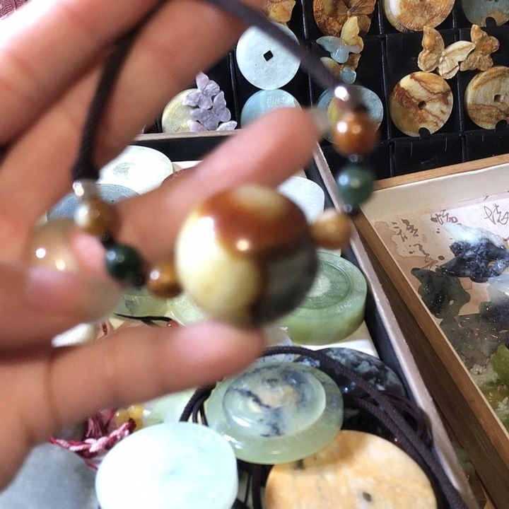 岫玉未镶嵌岫玉挂件