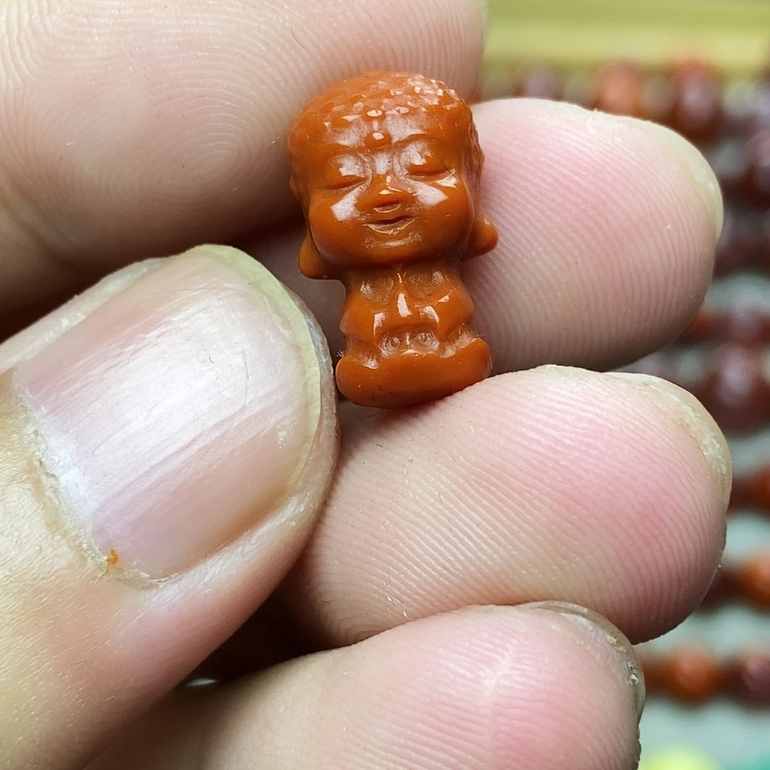 南红玛瑙未镶嵌配饰有瑕疵