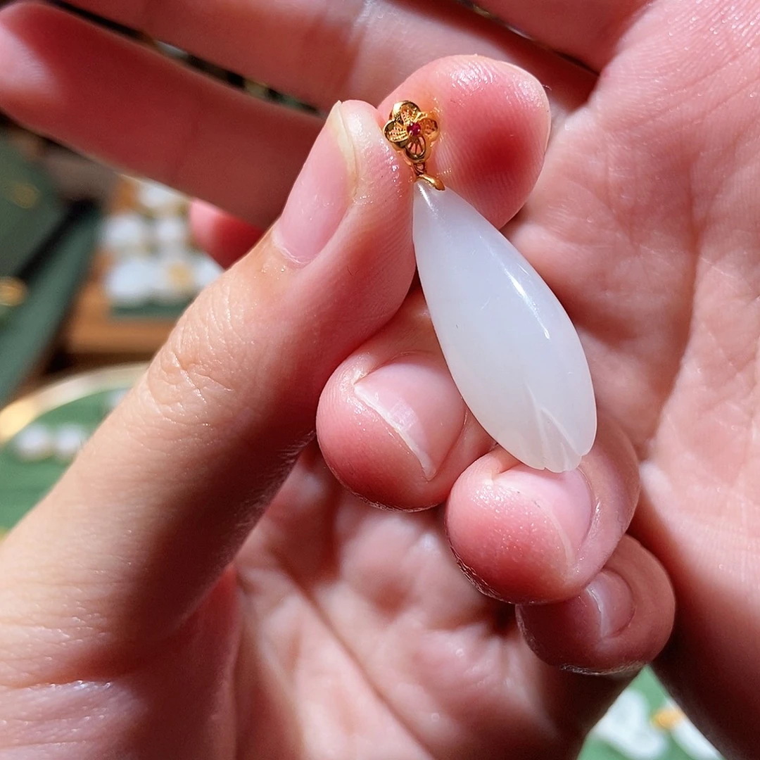 和田玉18K金镶嵌颈饰D****²