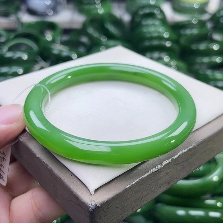 未镶嵌手镯和田玉（碧玉）