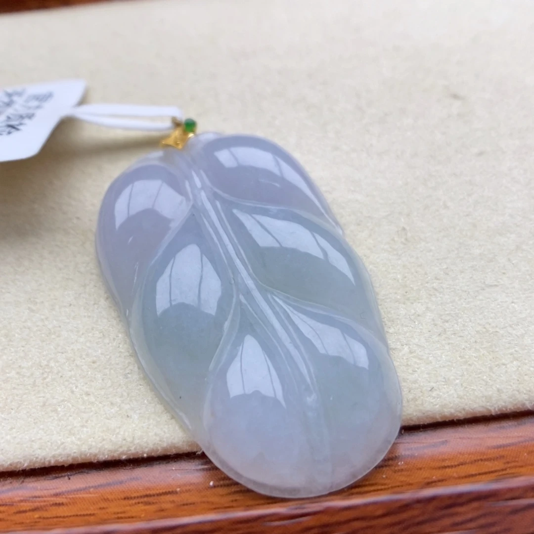 翡翠18K金镶嵌颈饰吊坠35