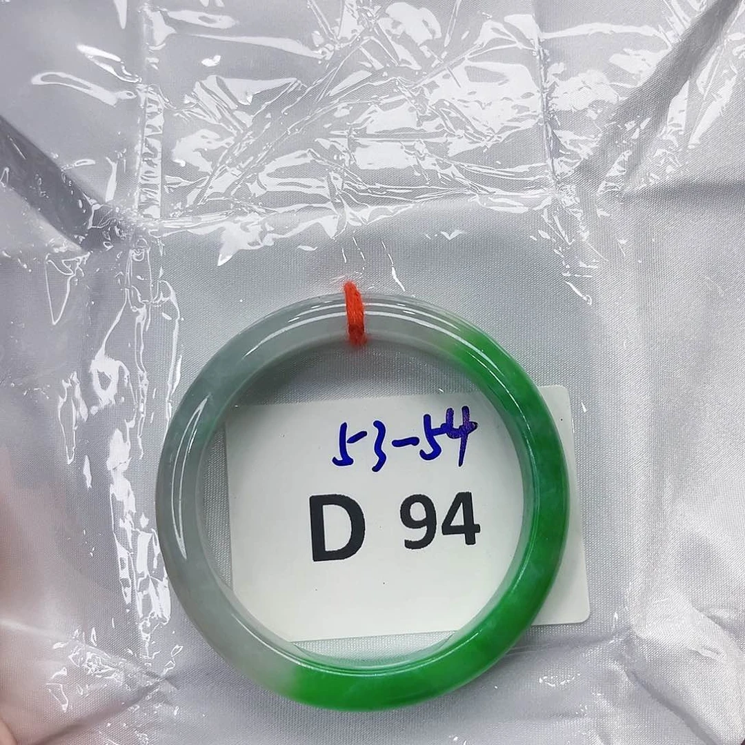 翡翠手镯未镶嵌多样性