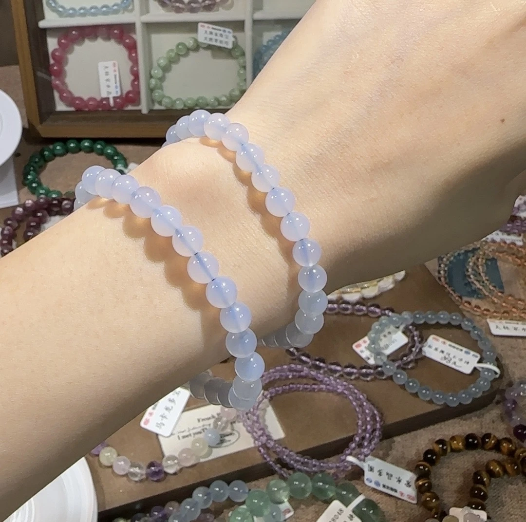 天空蓝玉髓手串7mm 毕业级 多样化发其一