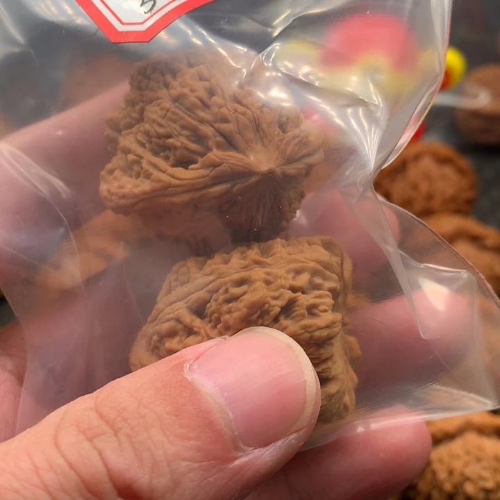 爱***?37天残丑南疆文玩核桃狮子头