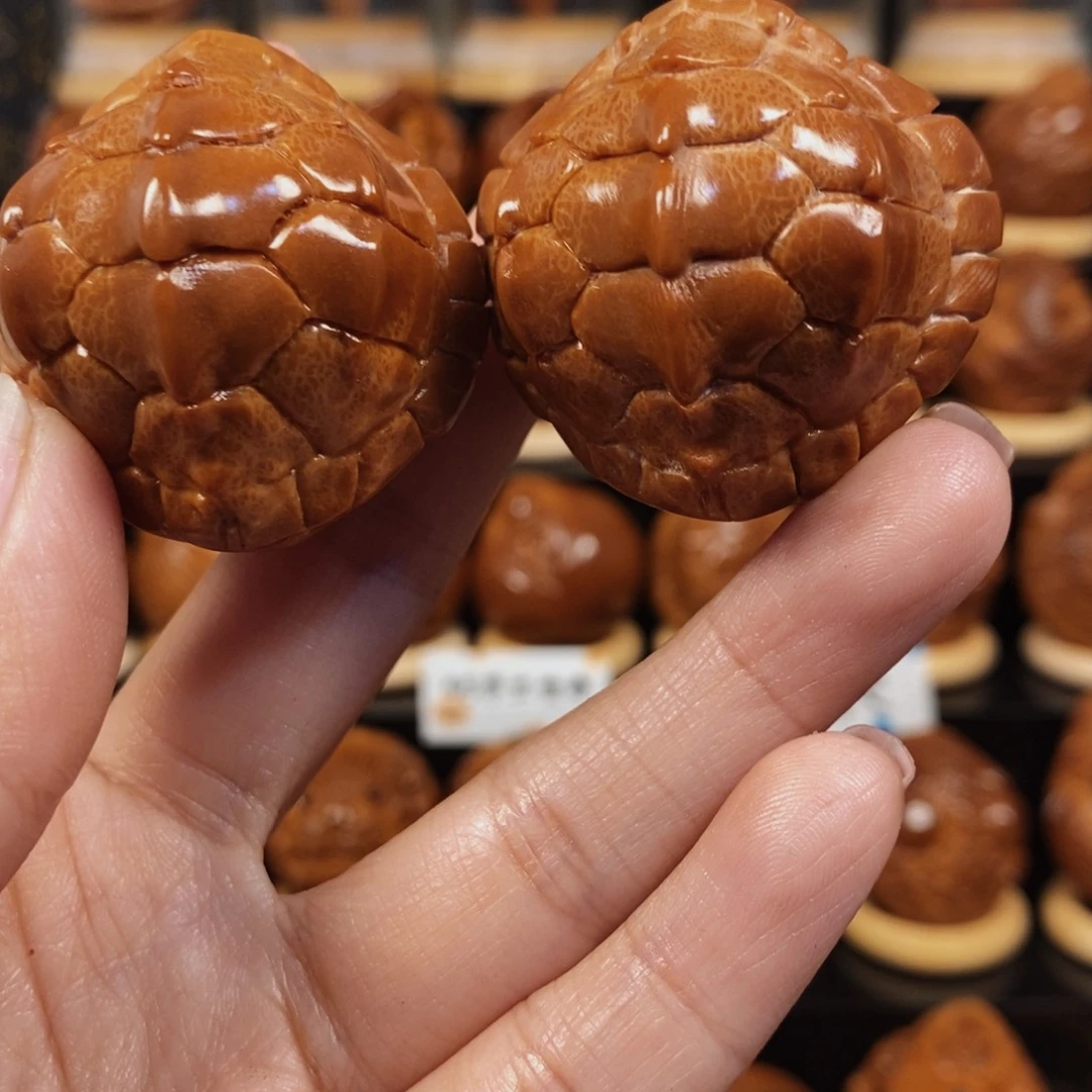 橄榄核吊坠小**志富甲天下一对00158