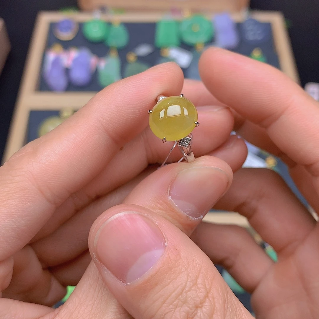 翡翠颈饰18K金镶嵌翡翠