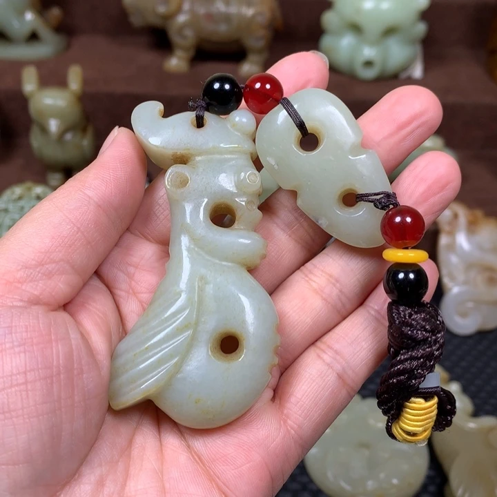 和田玉未镶嵌把件