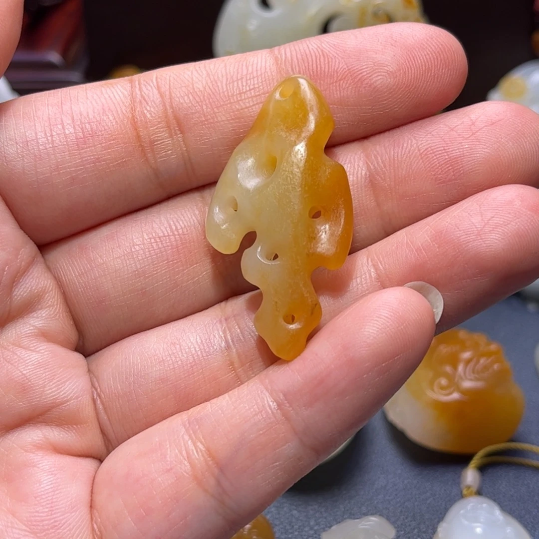 未镶嵌和田玉车挂