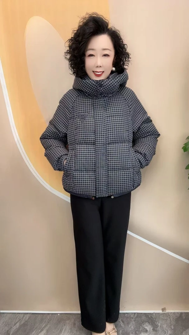 5812冬优雅妈妈小格时尚宽松大码爆款羽绒服，63/64衣长