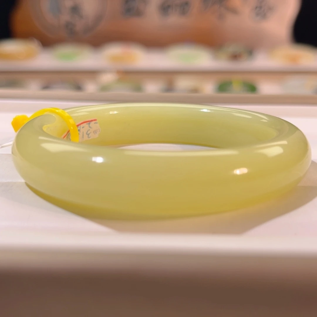 和田玉未镶嵌手镯  「若羌黄口」一细料 油油润润