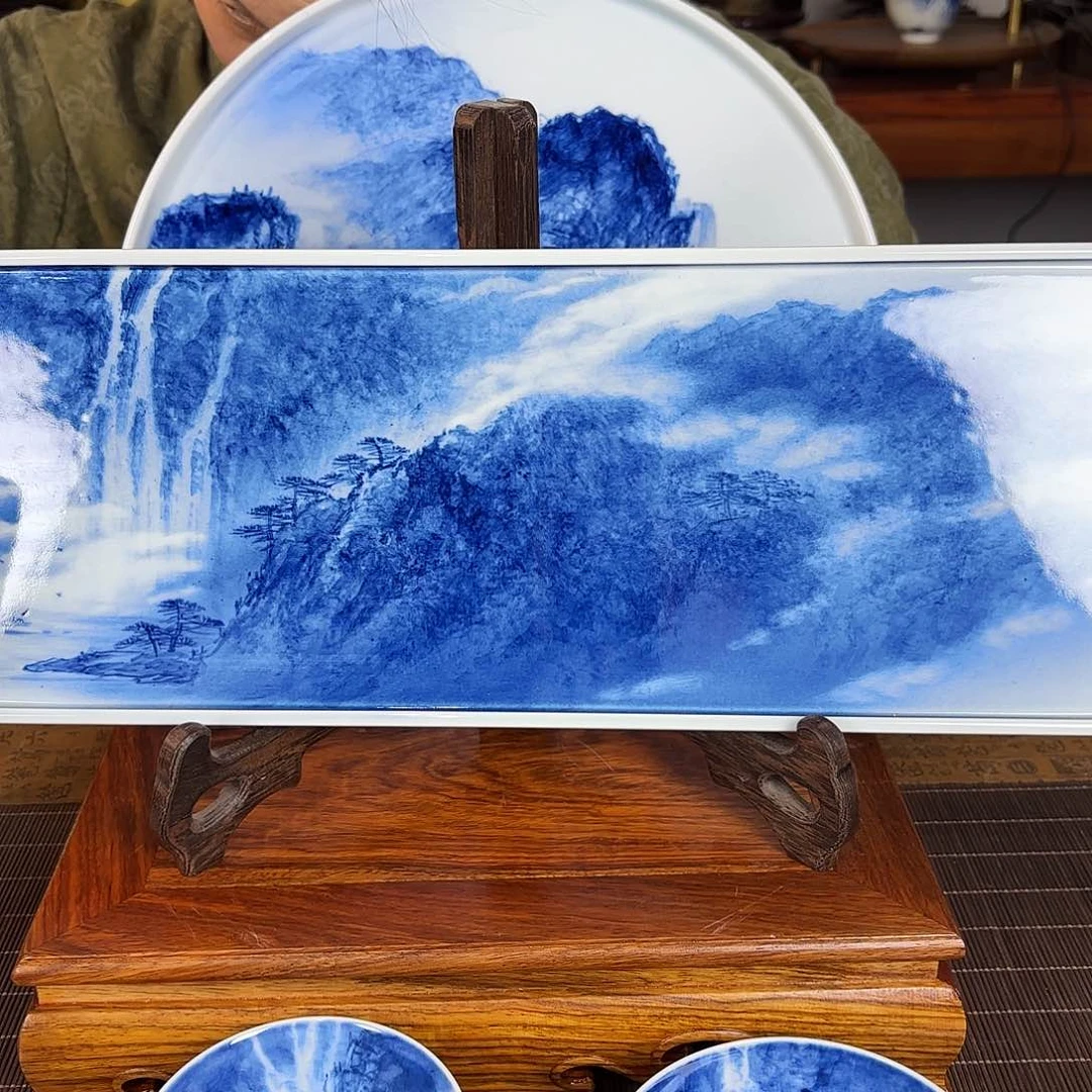 王庆龙老师手绘陶瓷