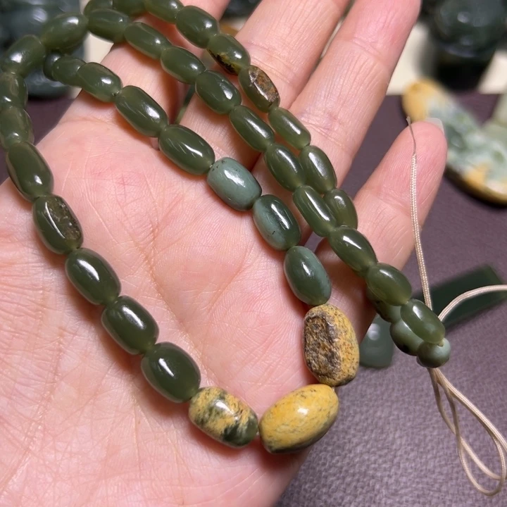 盼***望岫岩河磨玉（透闪石质玉）未镶嵌颈饰