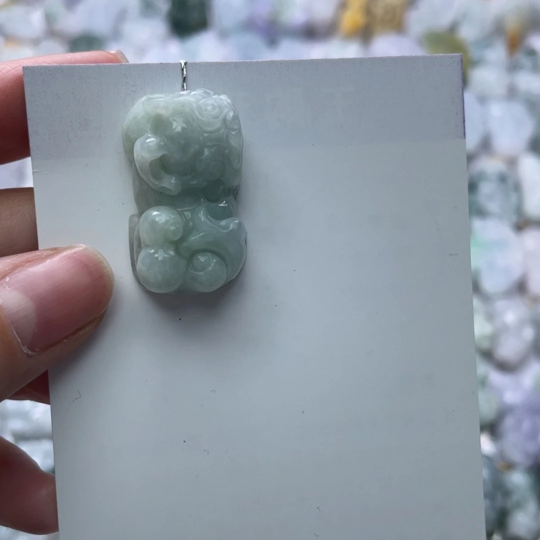 翡翠颈饰未镶嵌貔貅