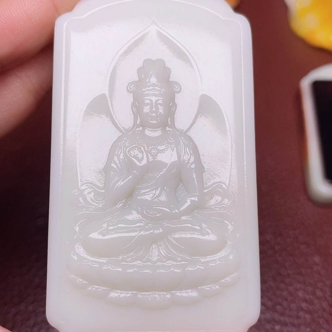 和田玉颈饰未镶嵌西**士