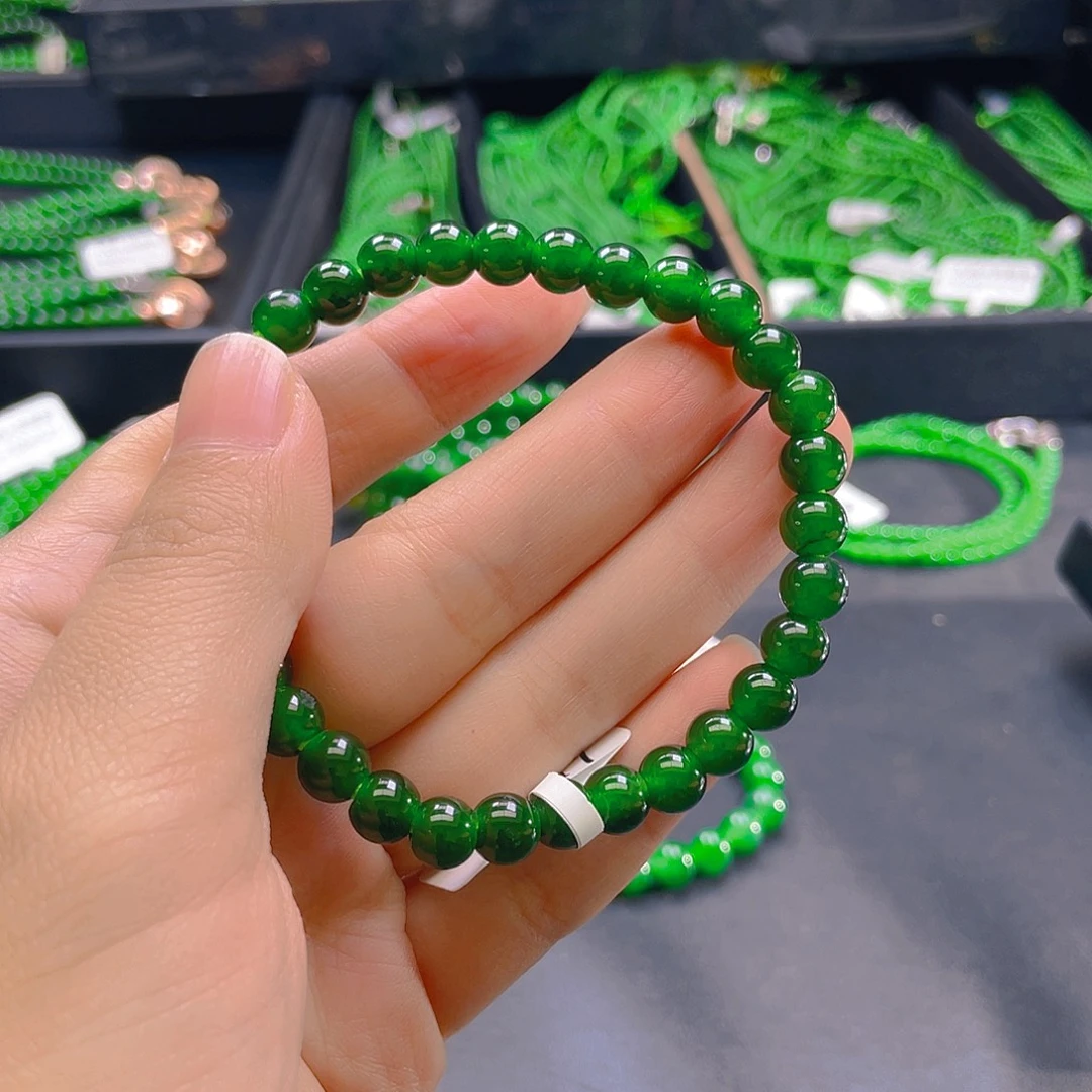 翡翠未镶嵌颈饰卡7