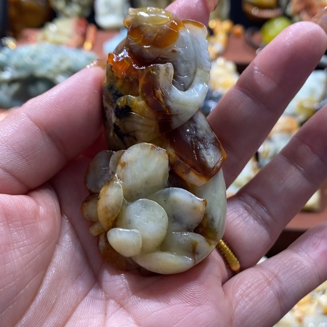 蛇纹石玉颈饰未镶嵌